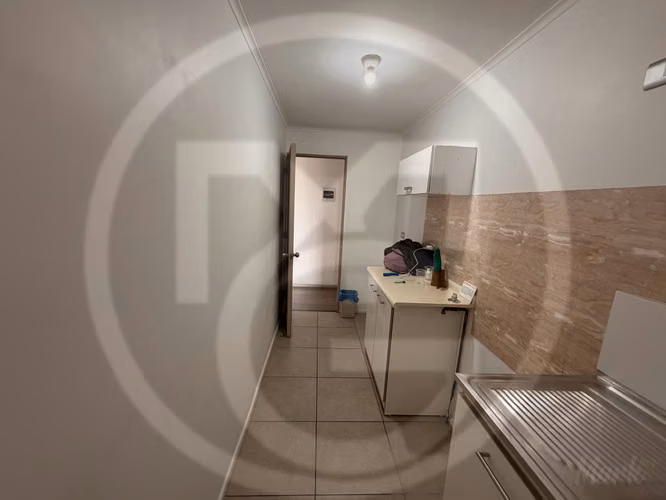 Arriendo espacioso departamento incluye Gc (161550)