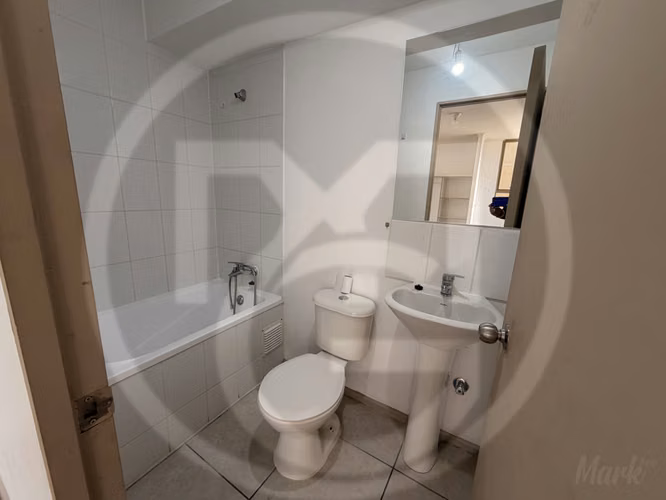 Arriendo espacioso departamento incluye Gc (161550)