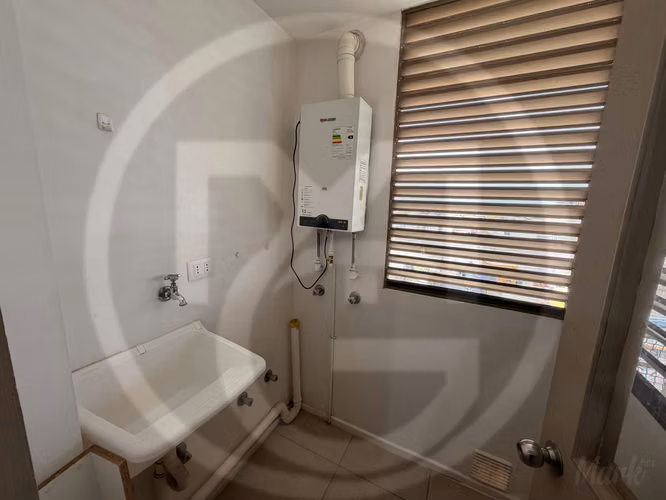 Arriendo espacioso departamento incluye Gc (161550)
