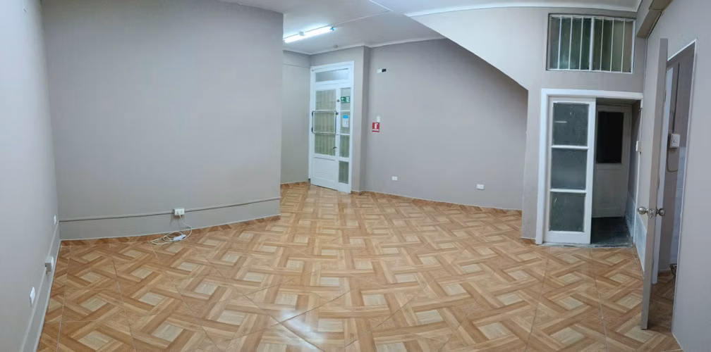  EN ARRIENDO: Excelente Local Comercial en Pleno Centro de La Serena