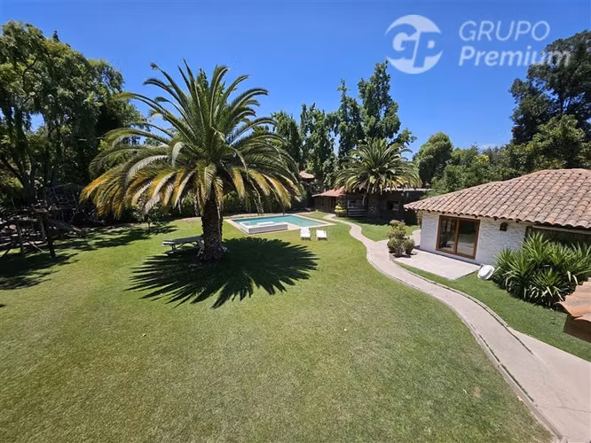 Casa en arriendo de 5 dorm. en Calera de Tango