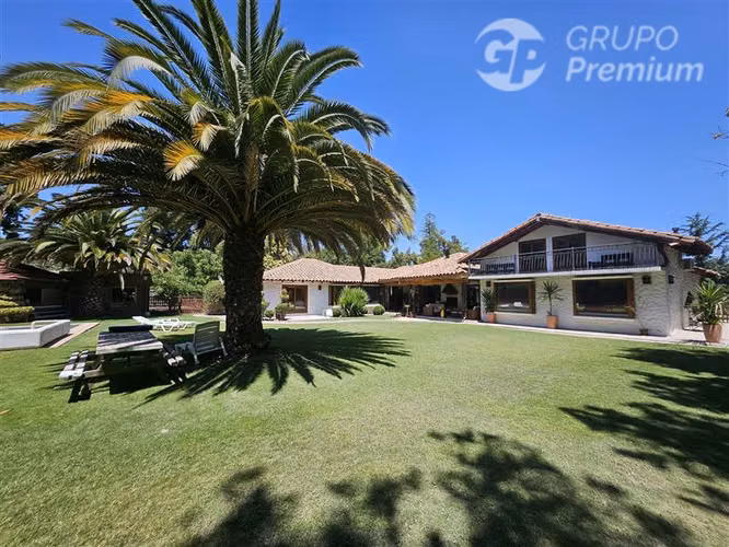 Casa en arriendo de 5 dorm. en Calera de Tango