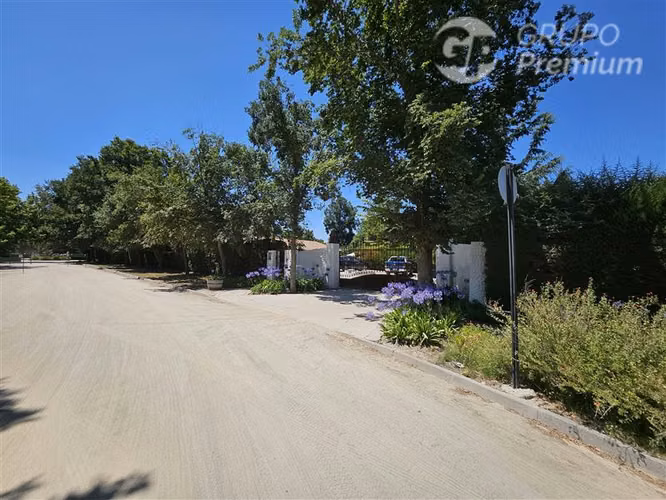 Casa en arriendo de 5 dorm. en Calera de Tango