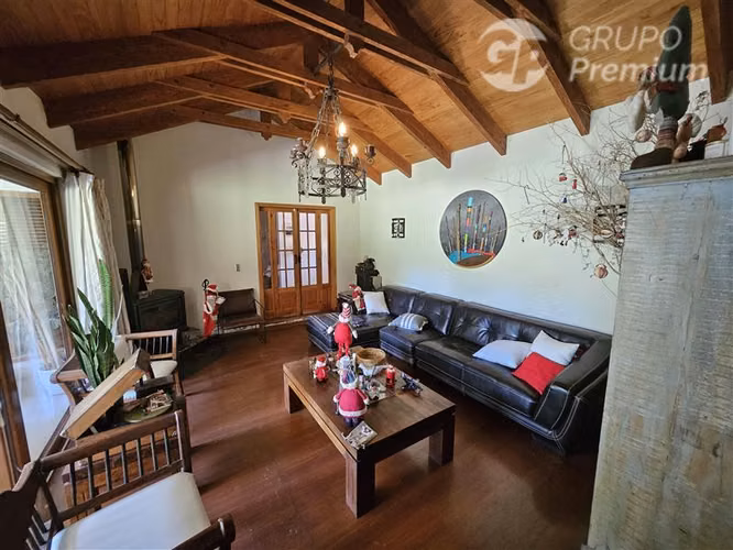 Casa en arriendo de 5 dorm. en Calera de Tango