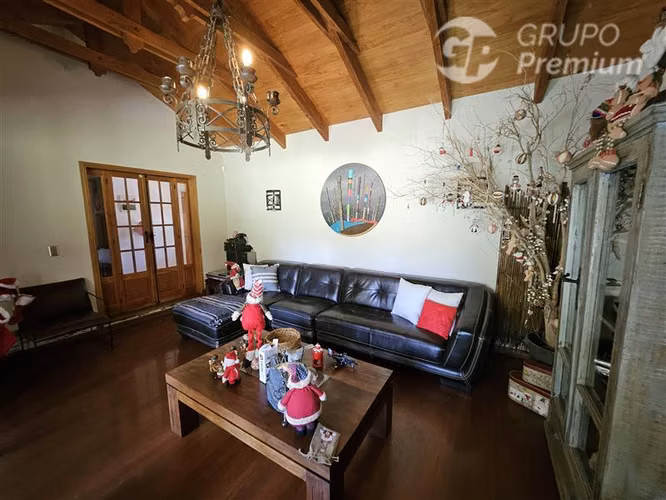 Casa en arriendo de 5 dorm. en Calera de Tango