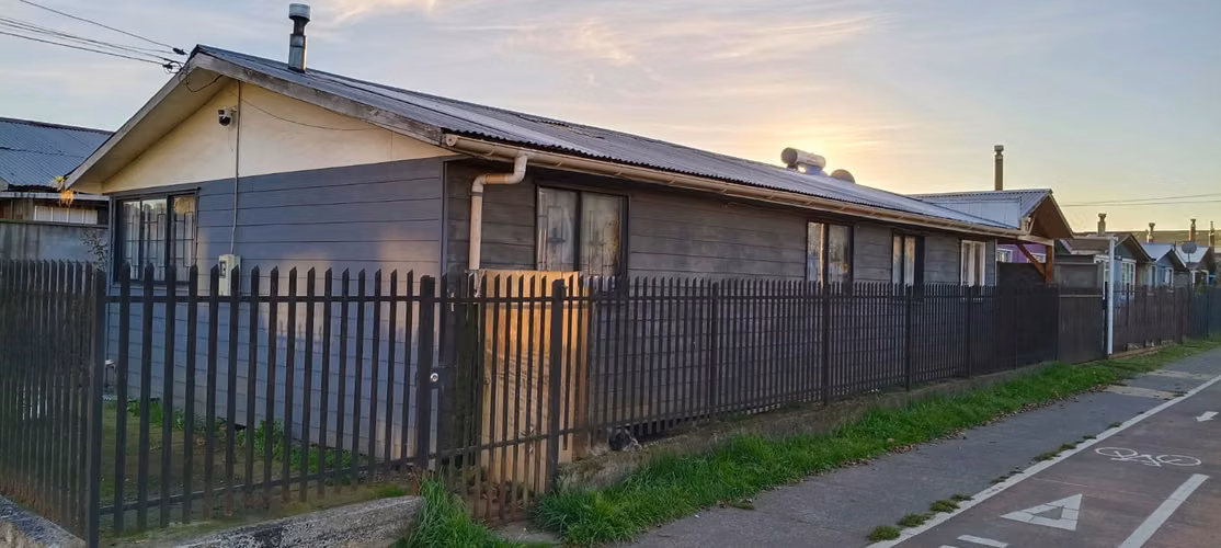 Se Vende Casa Esquina Rahue Alto.