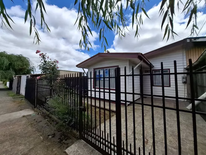 Venta casa 3 Dormitorios, 1 B cercana a Universidad y Hospital de Victoria