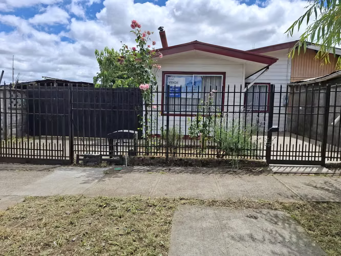 Venta casa 3 Dormitorios, 1 B cercana a Universidad y Hospital de Victoria