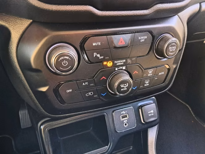JEEP RENEGADE SPORT 1.8 MEC 2022