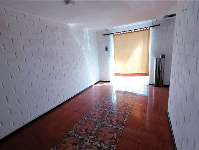 CASA CON MINIMARKET EN JARDINES DE DON CRISTOBAL - Imagen 4