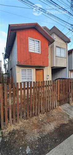 VENDO CASA, 3d, 1b, 1e. EN CARAHUE