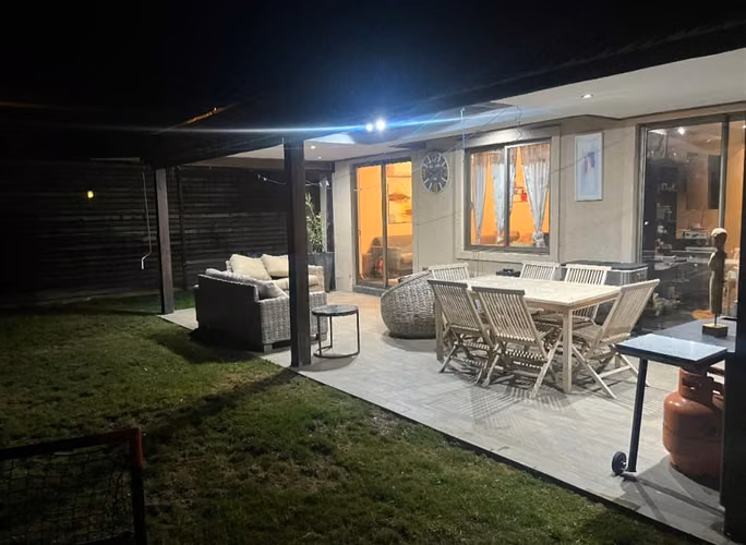 SE VENDE CASA , PARQUE DEL SOL, 3D/2B/2E