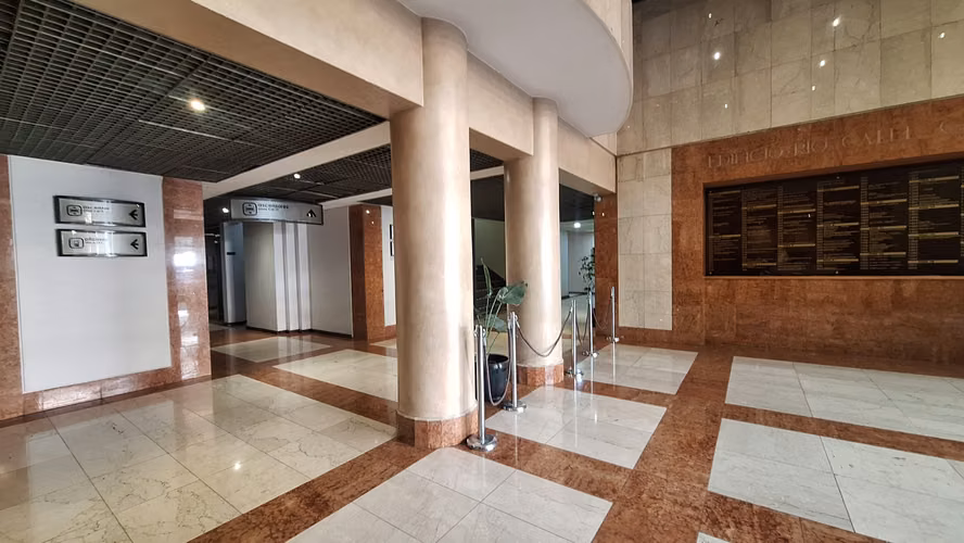 VENTA OFICINA PISO BAJO 2 PRIV 4 BAÑOS LA CONCEPCION METRO