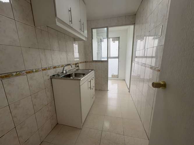 DEPTO 2D/1B/EST  EN PUDAHUEL, 4TO PISO CON BALCÓN - Imagen 5
