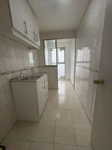 DEPTO 2D/1B/EST  EN PUDAHUEL, 4TO PISO CON BALCÓN - Imagen 3