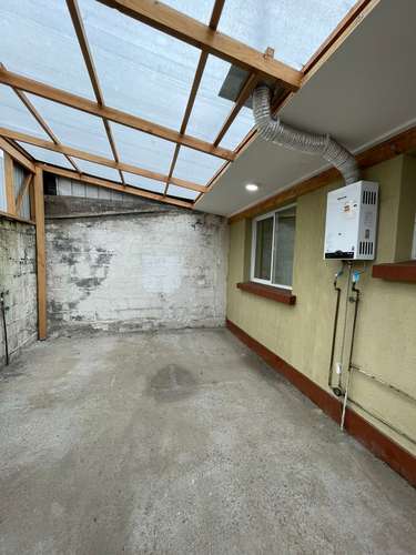 ESPACIOSA CASA REMODELADA EN GRAN TERRENO - Imagen 10