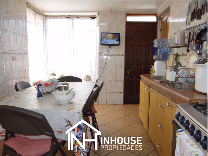 UNICA Y AMPLIA CASA EL ROSAL 150/195 MTS