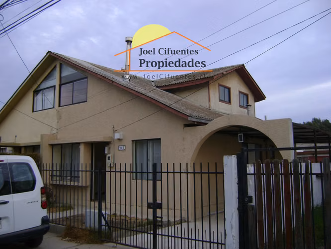 Amplia casa, 2 pisos, 4 dormitorios Cod- 2426