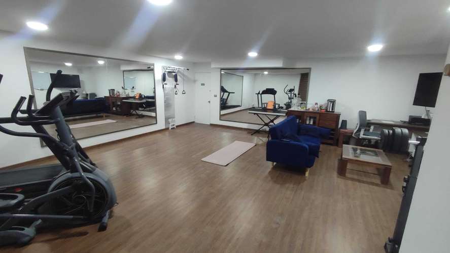 Comodo departamento amoblado (162200)