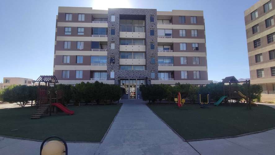Comodo departamento amoblado (162200)