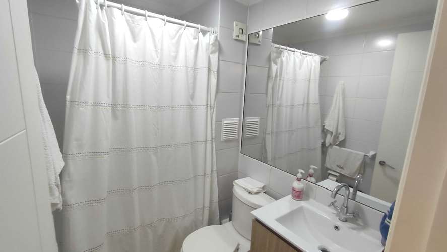 Comodo departamento amoblado (162200)