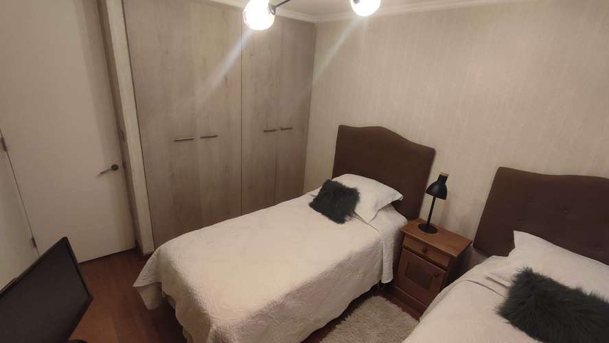 Comodo departamento amoblado (162200)
