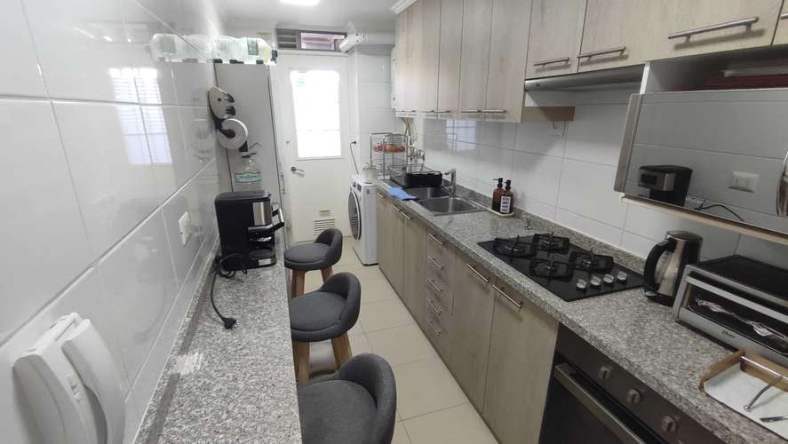Comodo departamento amoblado (162200)
