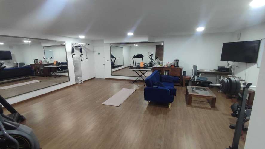 Comodo departamento amoblado (162200)