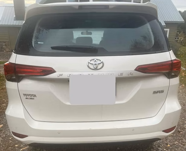 Toyota fortuner 2024