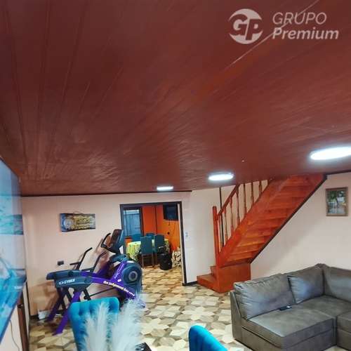 Casa en venta, 4 dorm.1 baño en Coronel