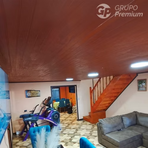 Casa en venta, 4 dorm.1 baño en Coronel