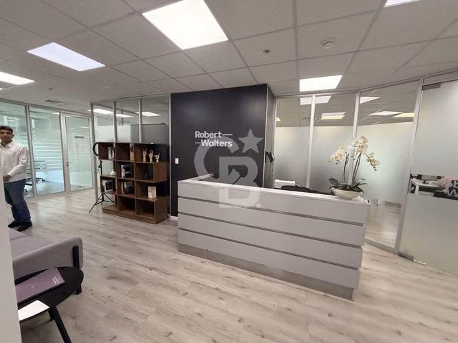 Elegante y amplia oficina en Nueva las Condes