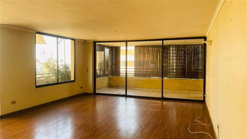 Departamento en venta de 4 dorm. en Las Condes