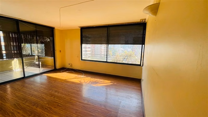 Departamento en venta de 4 dorm. en Las Condes