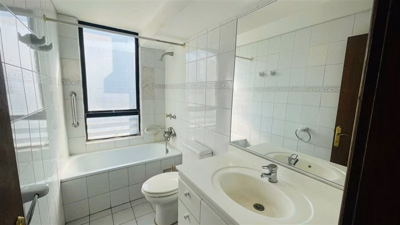 Departamento en venta de 4 dorm. en Las Condes