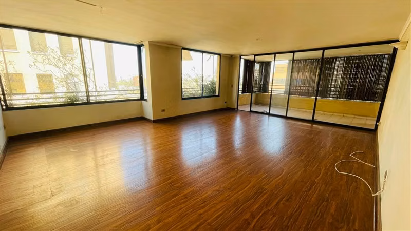 Departamento en venta de 4 dorm. en Las Condes