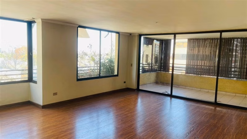 Departamento en venta de 4 dorm. en Las Condes
