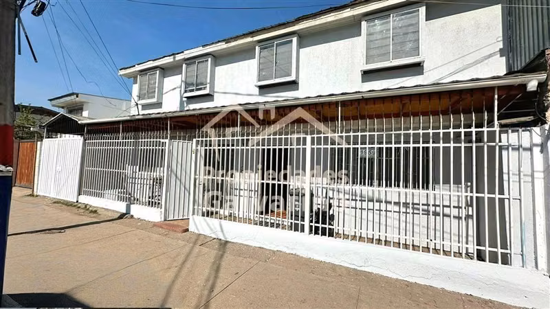Casa en venta de 6 dorm. en San Ramón