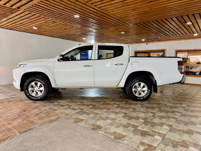 MITSUBISHI L200 KATANA CRT 4X4