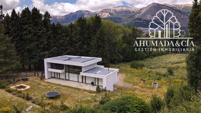 Casa en venta de 4 dorm. en Coihaique