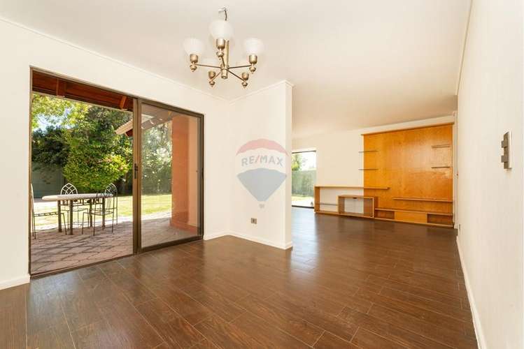 Gran casa en condominio -amplio jardín - Imagen 2