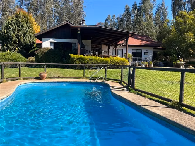 Casa en venta de 4 dorm. en Santo Domingo
