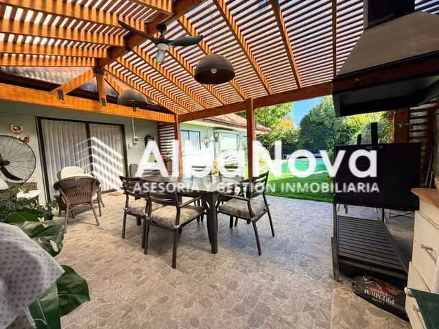 Amplia Casa 1 Solo Piso. Excelente Ubicación (162255)