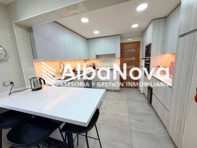 Amplia Casa 1 Solo Piso. Excelente Ubicación (162255)