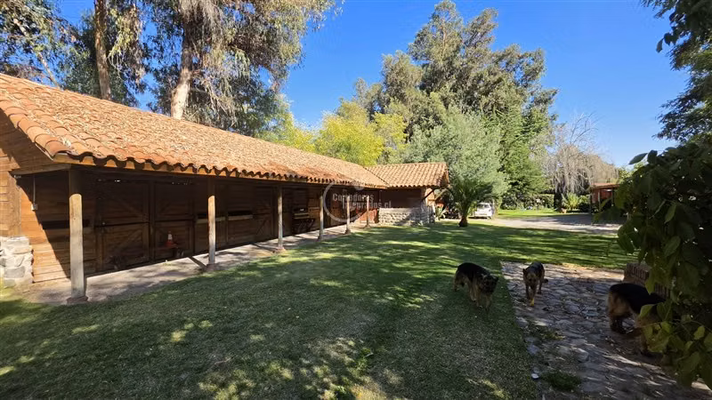 Pirque casa con parque y campo agrícola diversos usos FM