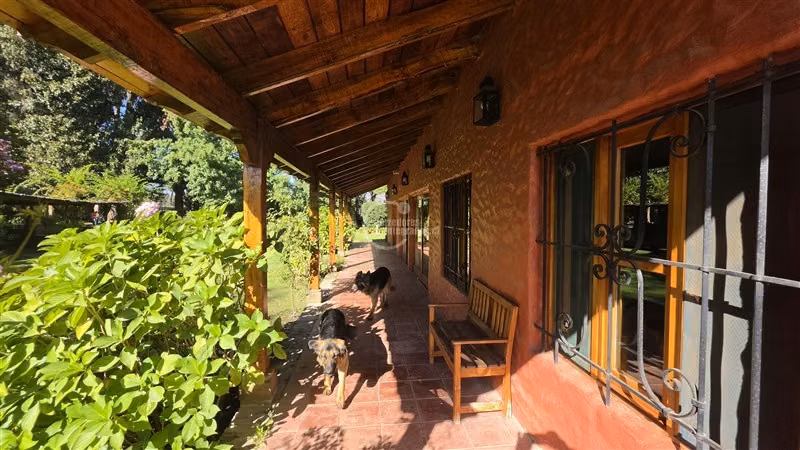 Pirque casa con parque y campo agrícola diversos usos FM