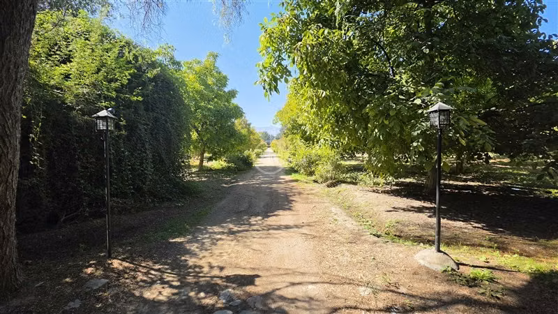 Pirque casa con parque y campo agrícola diversos usos FM