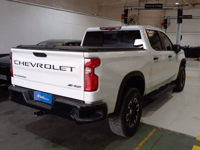 Chevrolet Silverado 6.2 ZR2 4X4 AT 4P 2023 - Imagen 4