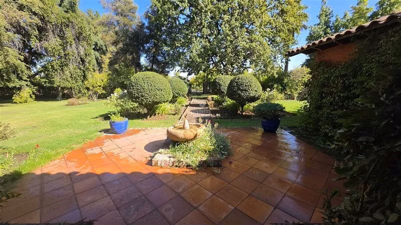 Pirque casa con parque y campo agrícola diversos usos FM