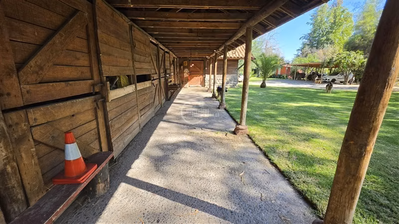 Pirque casa con parque y campo agrícola diversos usos FM
